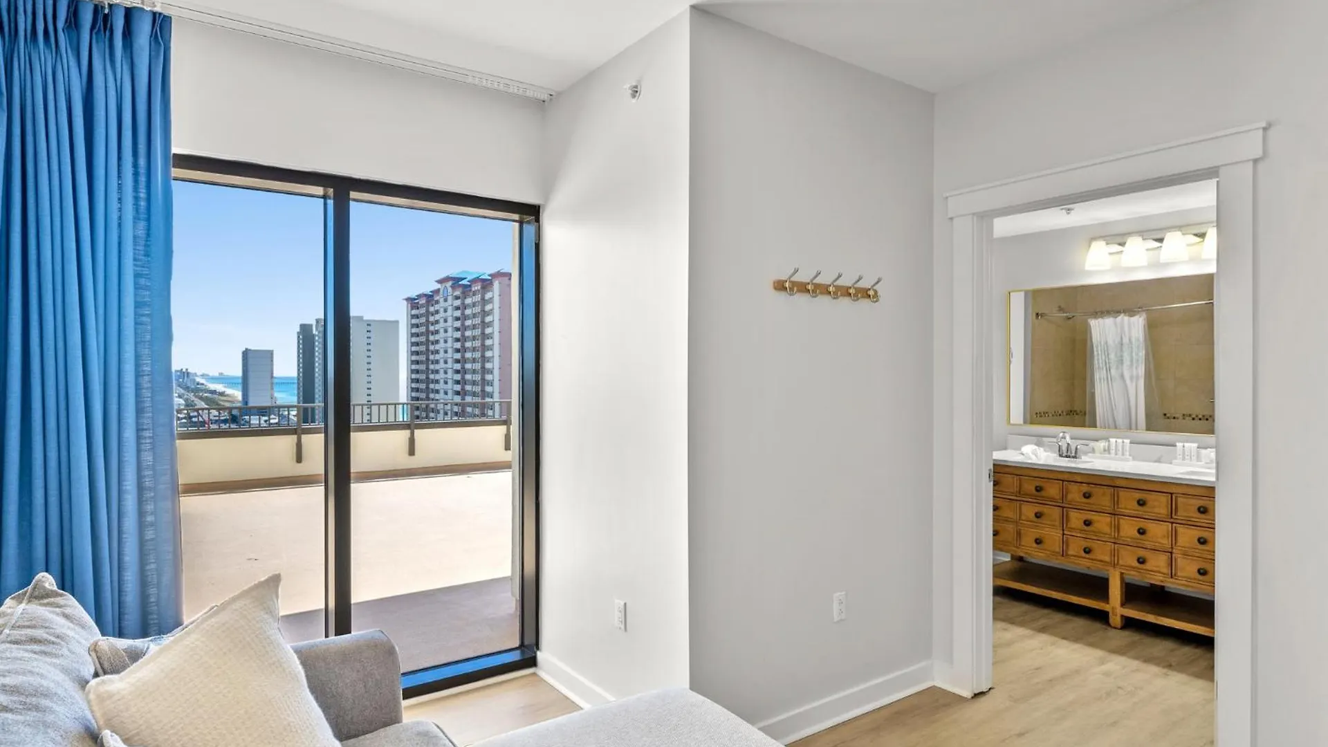 Origin 1506 - Private Rooftop Balcony - Four Bedroom Penthouse - Gorgeous Sunset Views! Panama Stadt Apartment