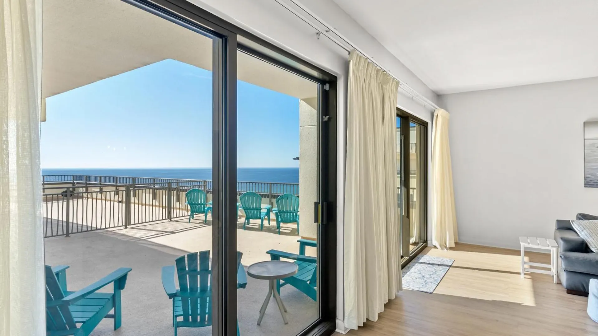 Apartment Origin 1506 - Private Rooftop Balcony - Four Bedroom Penthouse - Gorgeous Sunset Views! Panama Stadt USA